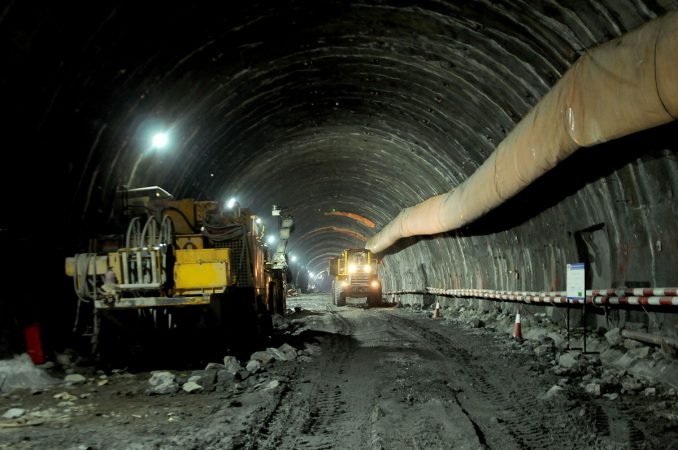 Izgradnja autoputa: Probijeni tuneli Mrki krš i Mala trava