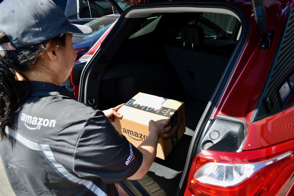 Amazon nudi opciju isporuke direktno u prtljažnik automobila