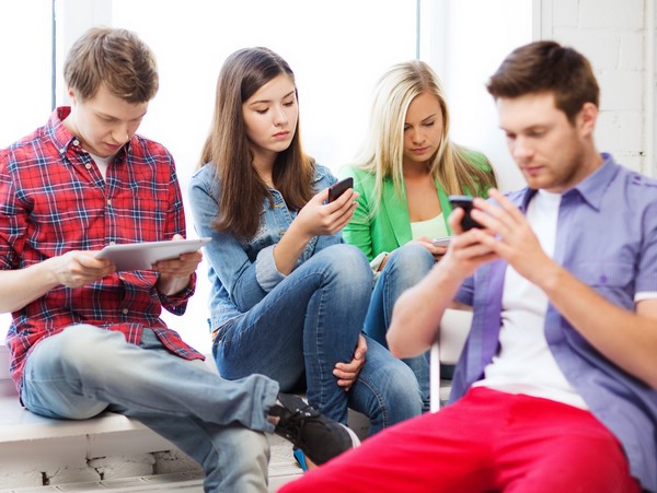 YouTube među tinejdžerima popularniji od Facebooka