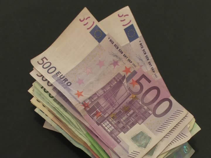 Slovenija povećava minimalnu platu na 736 eura
