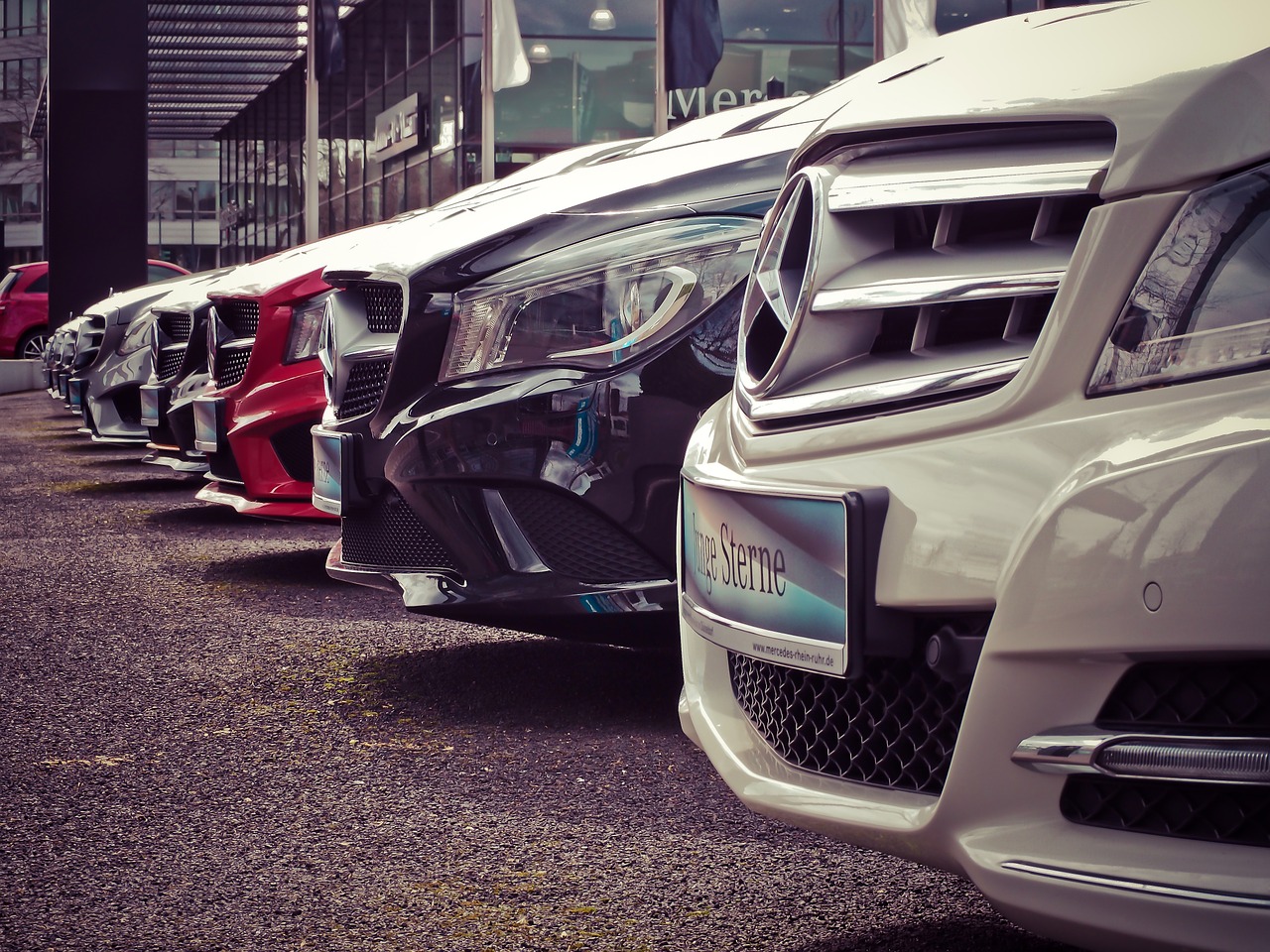 Mercedes povlači 690.000 vozila iz Evrope zbog nadogradnje softvera