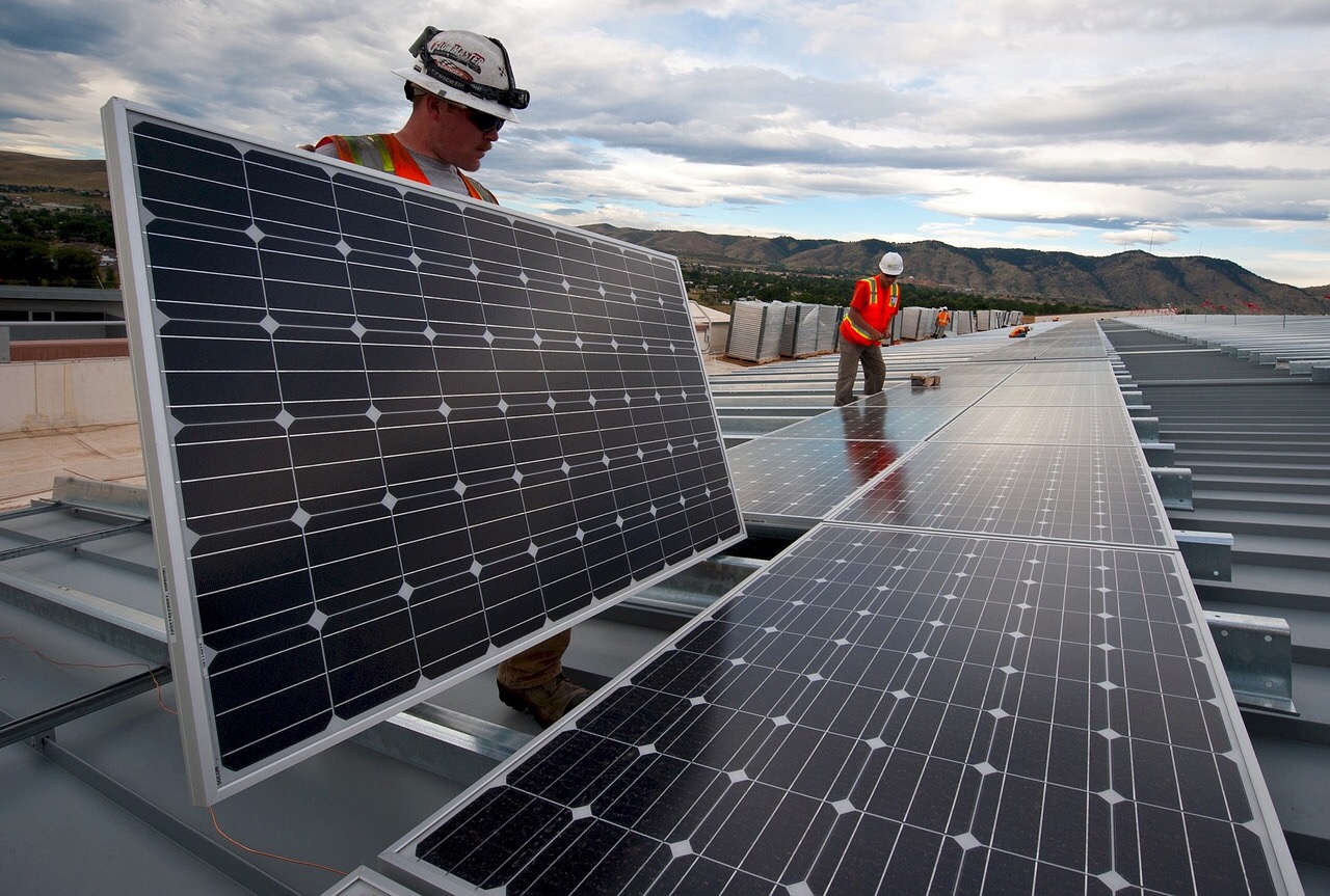 EPCG sa Fincima planira da gradi solarnu elektranu iznad Ulcinja