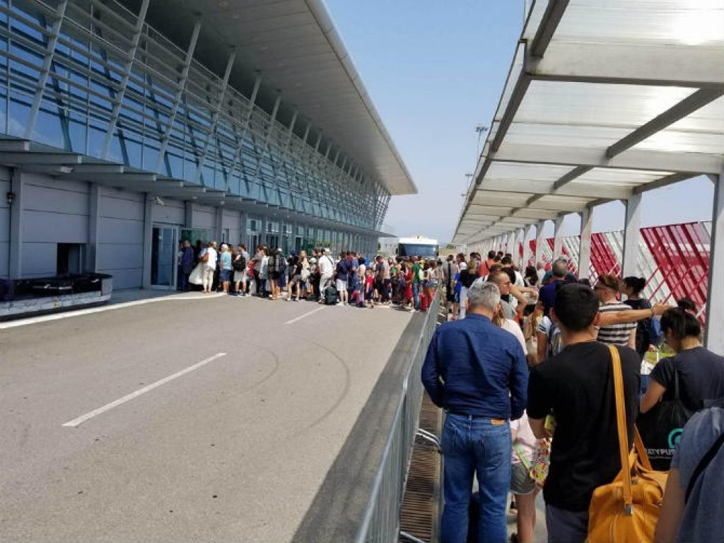 Aerodromi Crne Gore: Do sredine oktobra opsluženo više putnika nego u cijeloj 2017.