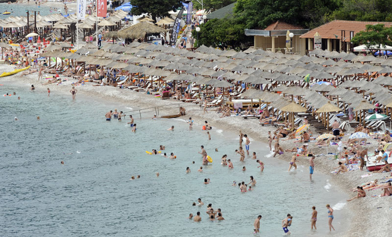 Zakupcima koji ne poštuju pravilo besplatnih ležaljki poslije 17h, oduzeće se plaža
