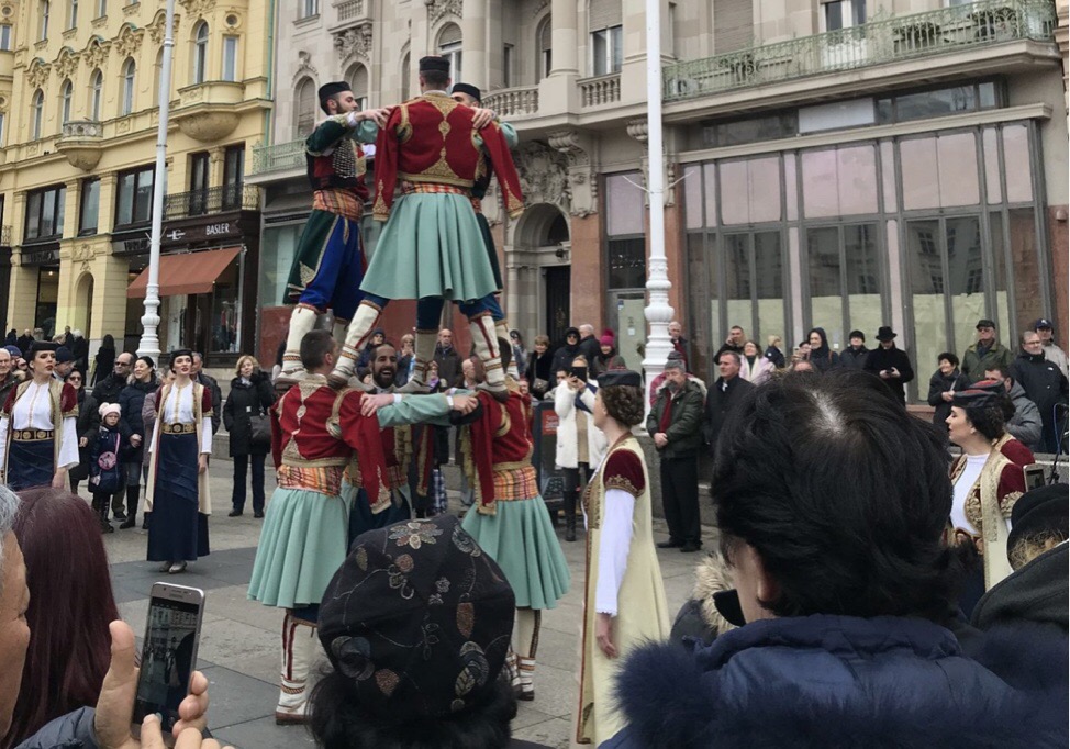 Crnogorsko oro na Jelačića trgu: Turistička ponuda predstavljena u Zagrebu