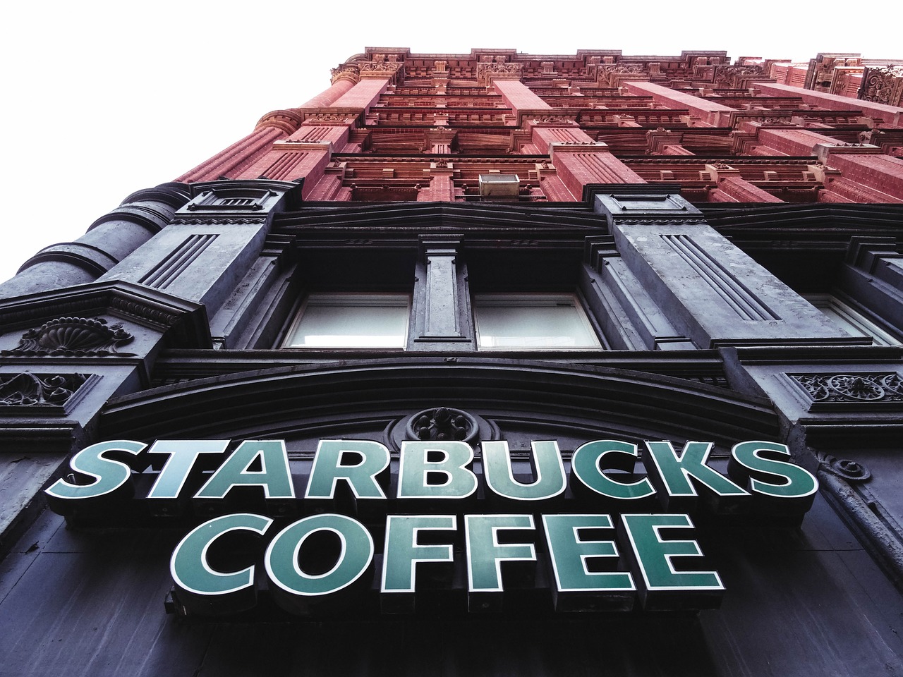 Ubrzajte zavrtiti deficit  Da li ćemo je nekad piti u Crnoj Gori: Starbucks – kafa cijele planete –  Investitor