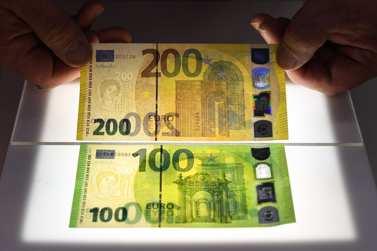 Nove novčanice od 100 i 200 eura od kraja maja