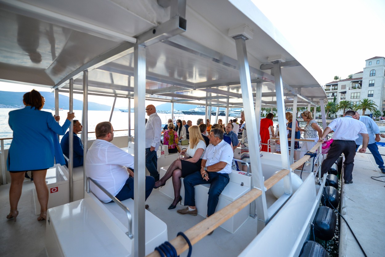 Boka dobila prve ekološke brodove za javni prevoz: Snagom Sunca i struje od Kotora do Herceg Novog