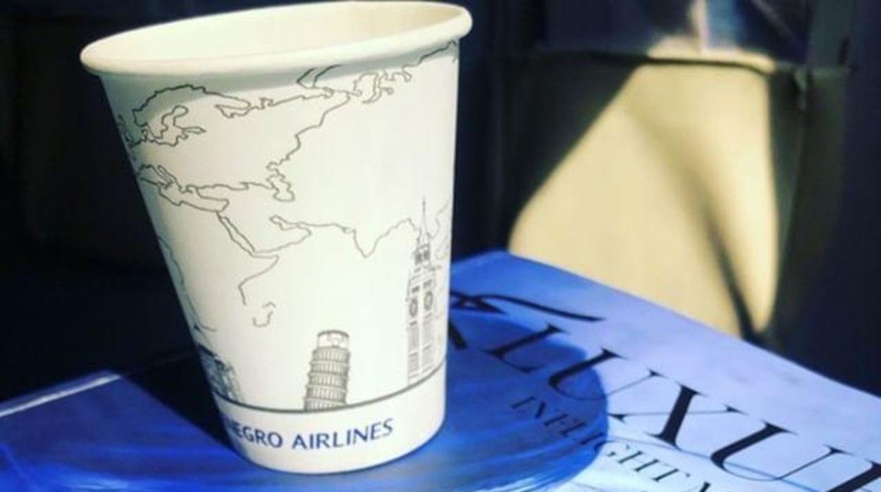 Montenegro Airlines izbacio plastične čaše, pića na letovima služe u papirnim