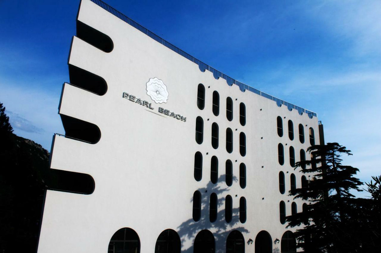 Rakčević otvara novi hotel: Pearl Beach u Čanju prve goste prima u petak