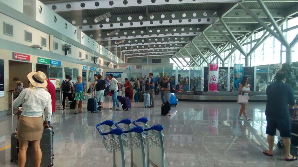 Irci preuzimaju free shopove na dva crnogorska aerodroma