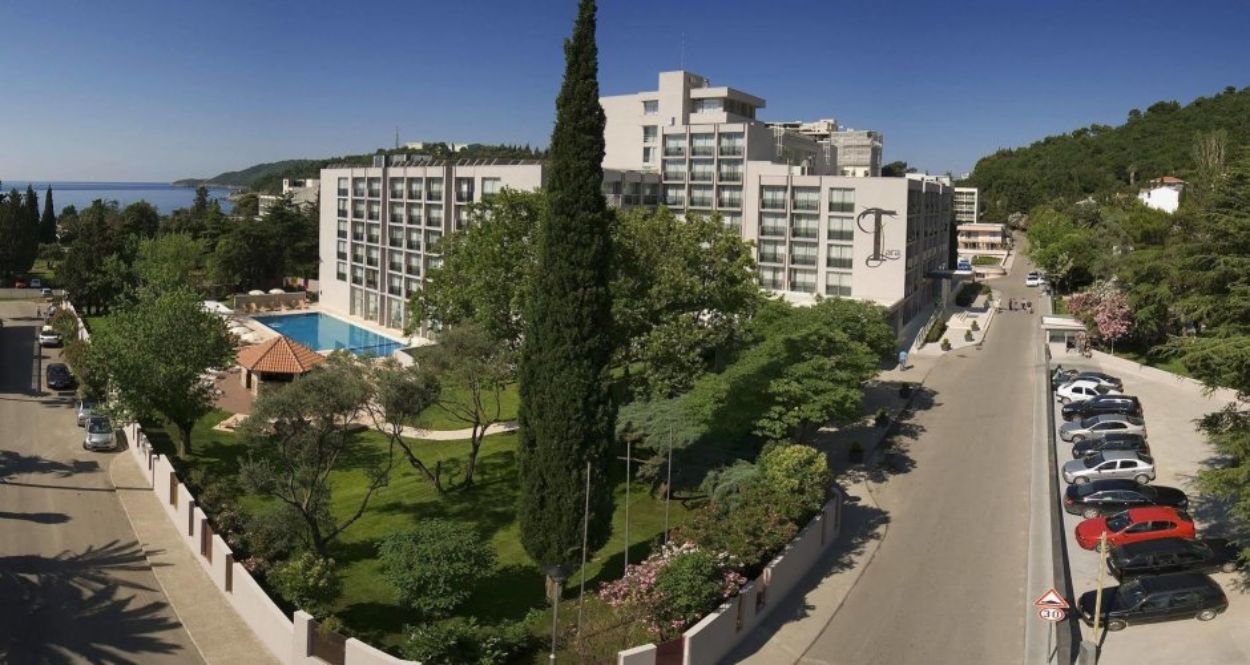 NLB prodaje bečićki hotel “Tara” i 10 vila