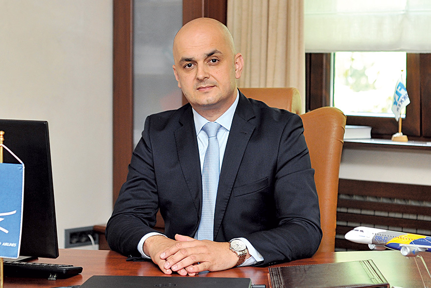 Izvršni direktor Montenegro Airlinesa razriješen na lični zahtjev