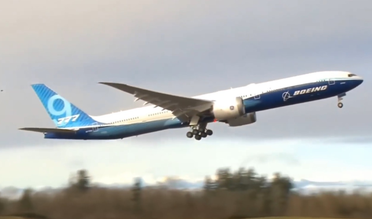 Video: Poletio najveći dvomotorni putnički avion
