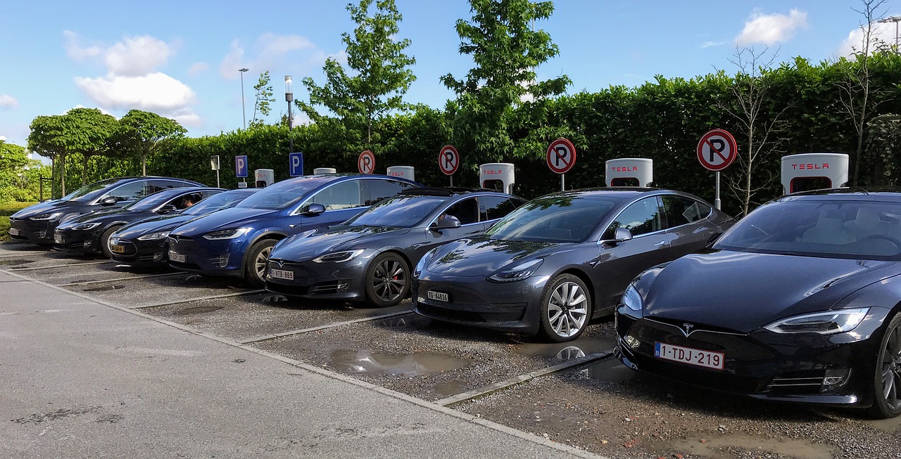 Tesla otvara prvu prodavnicu vozila u Sloveniji