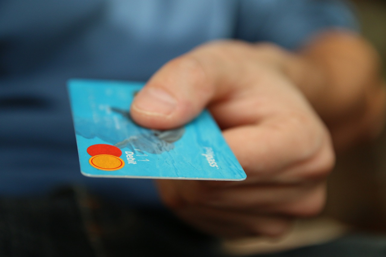 Analiza CBCG: Manji prihodi banaka od plaćanja karticama