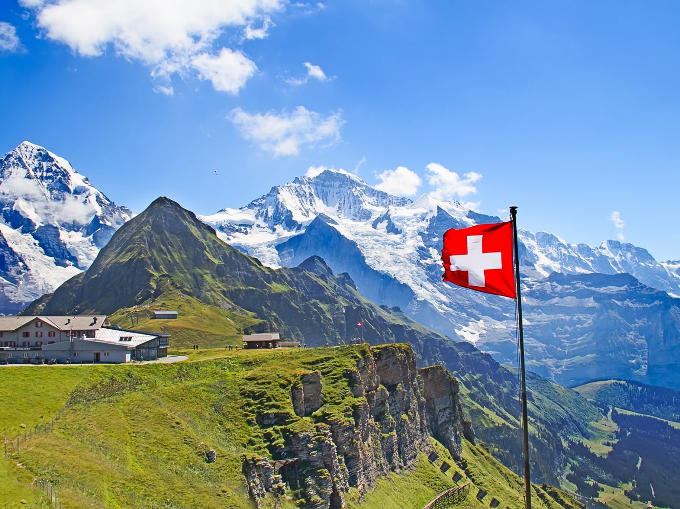 Dok se Evropa trese pod inflacijom i podivljalim cijenama, Švajcarci uživaju