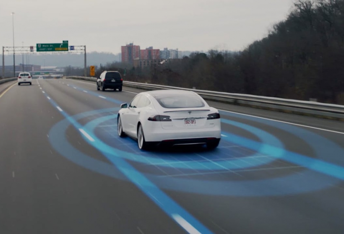 Tesla Autopilot i opasnosti od pokretnih bilborda
