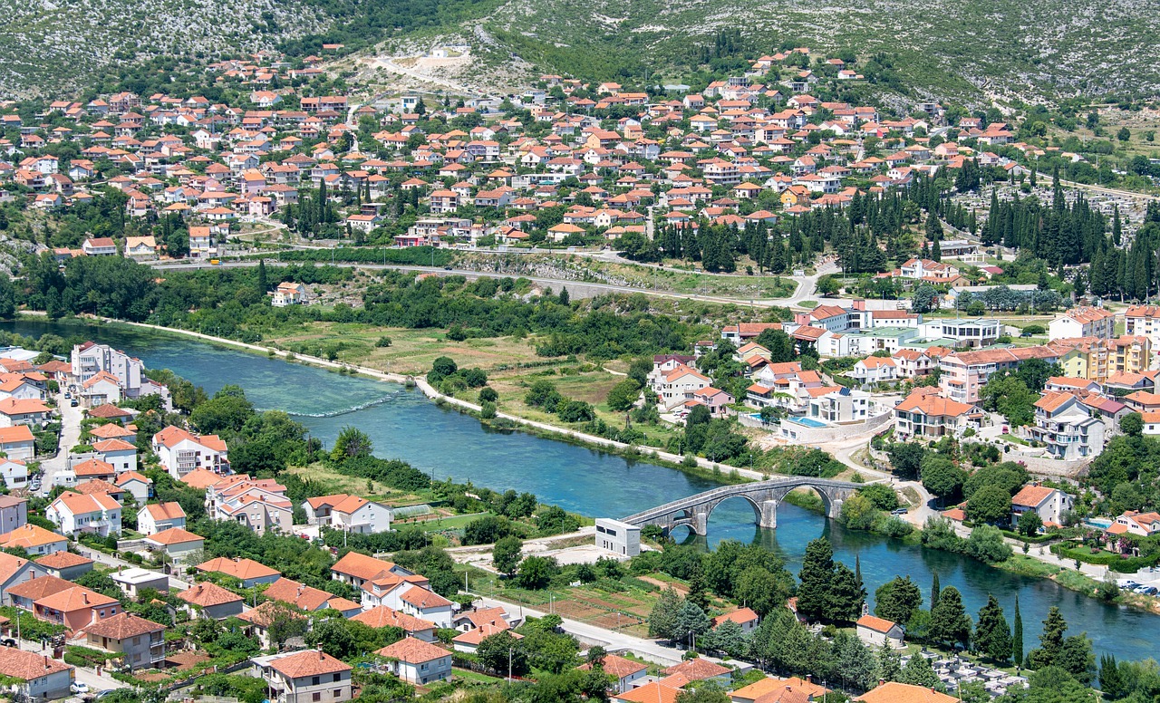 TOP 10 najboljih gradova svijeta za penziju – jedan je u crnogorskom komšiluku