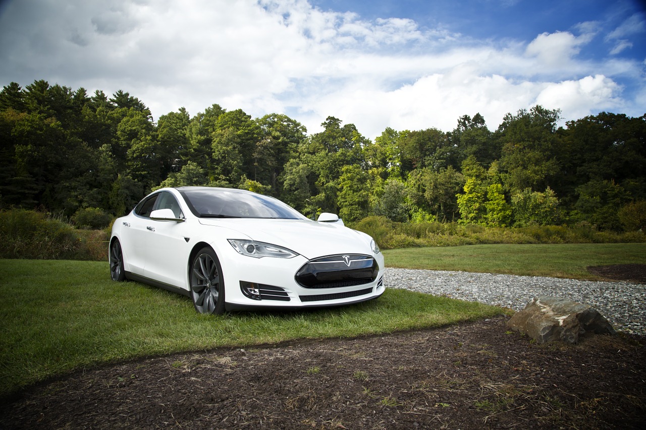 Tesla razmatra širenje u Evropi: “Ovdje ljudi voze manja auta nego u SAD”