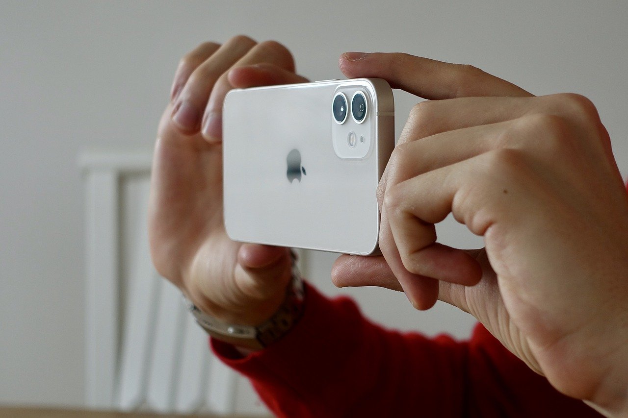 Korak dalje: iPhone 13 će biti bez ijedne tipke?