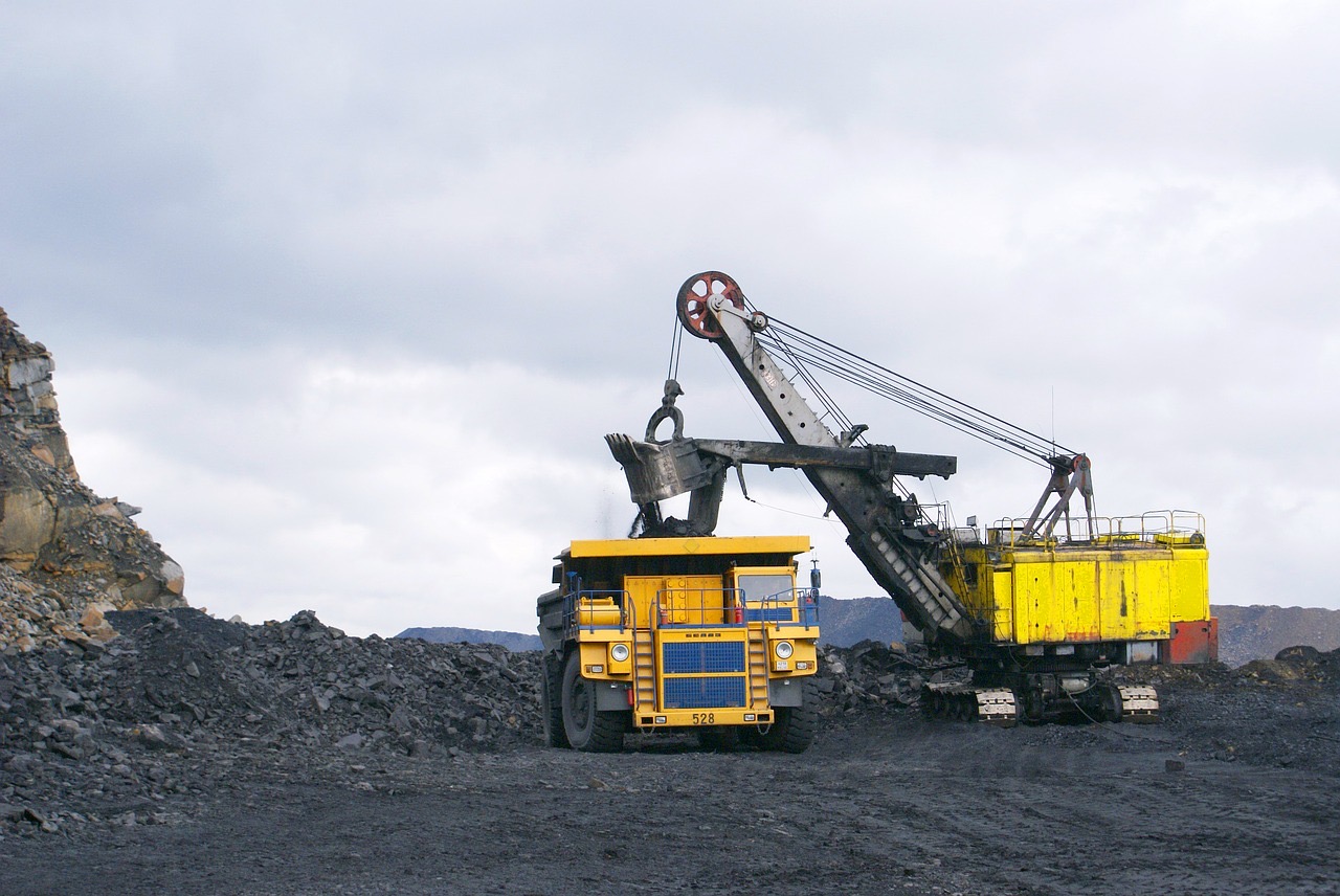 Popadić potpisao: Rudnik uglja kupio dva dampera za više od 3 miliona eura