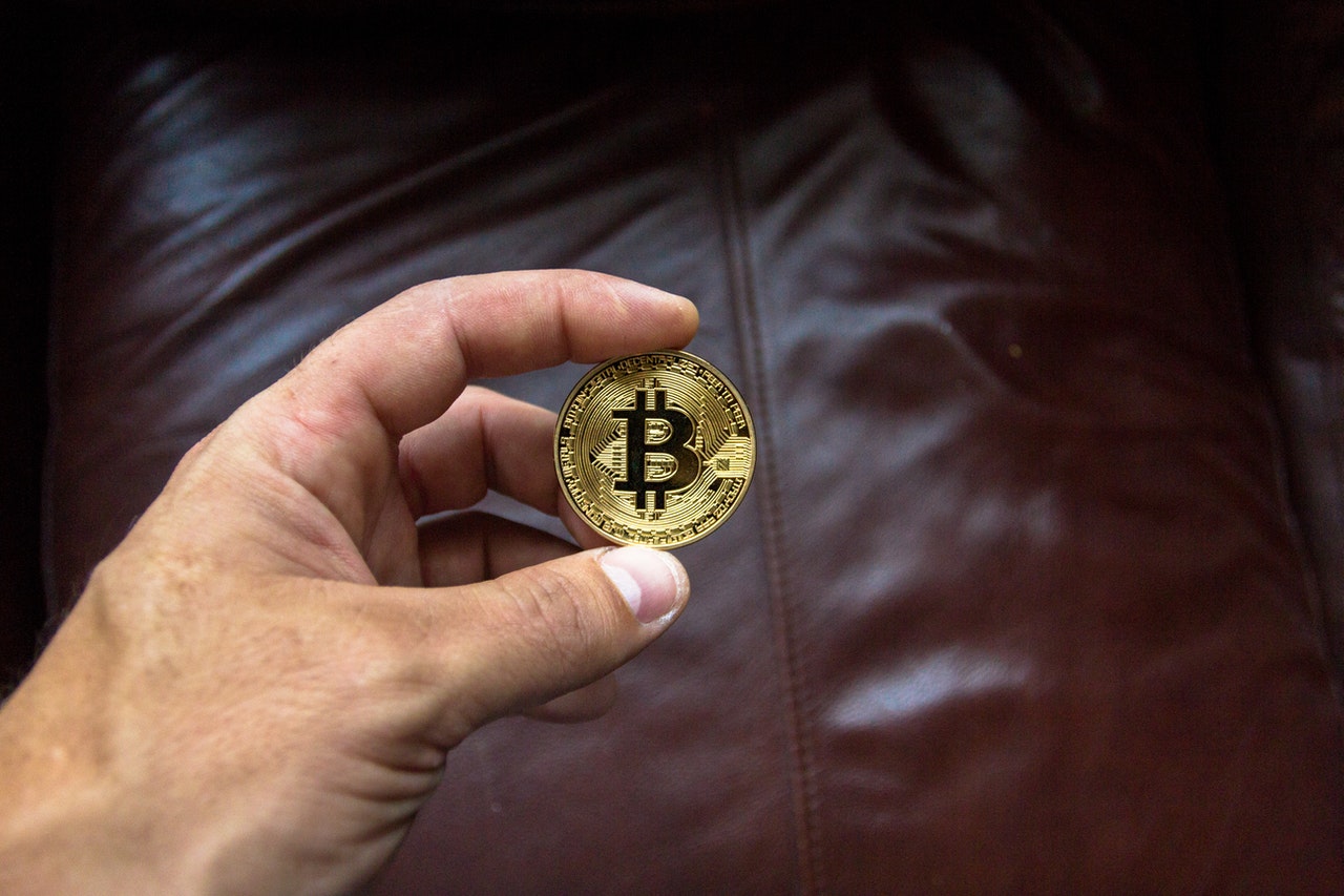 Bitcoin u slobodnom padu, za dan zbrisano skoro 100 milijardu dolara vrijednosti