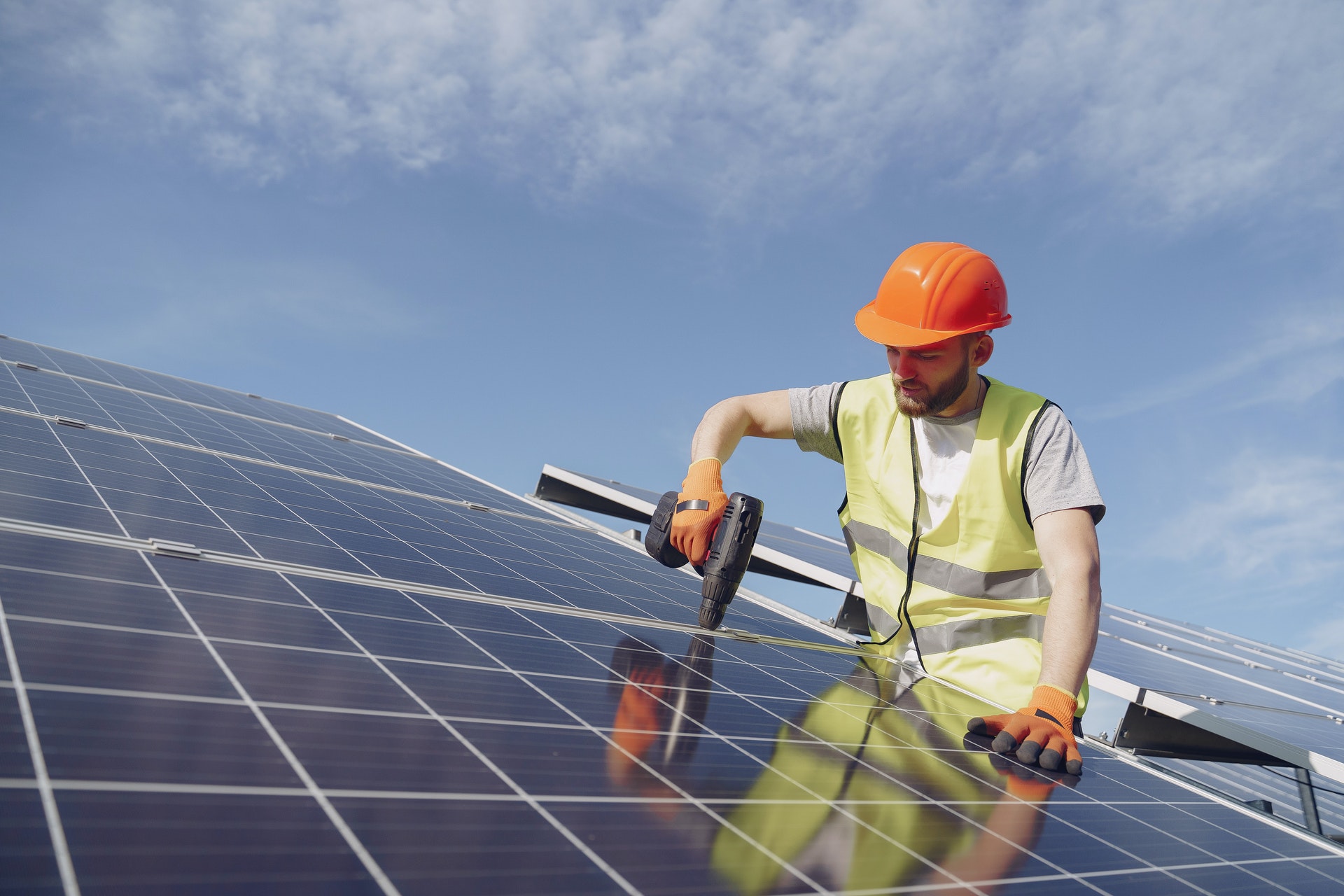 Krenuo Solari: EPCG objavio poziv za građane i privrednike koji žele da ugrade solarne panele na svojim objektima