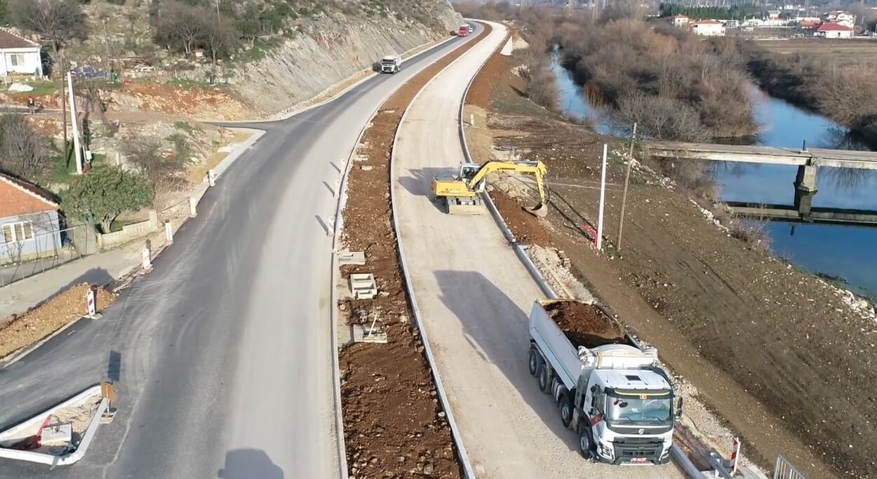 Gradnja bulevara Podgorica — Danilovgrad po planu, već postavljeno 12 od 15 kilometara asfalta