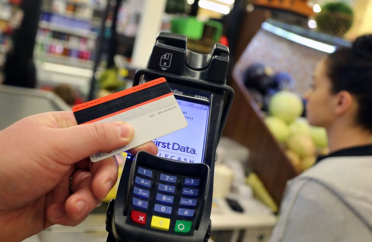 Dug Amerikanaca po kreditnim karticama dostigao rekordni bilion dolara