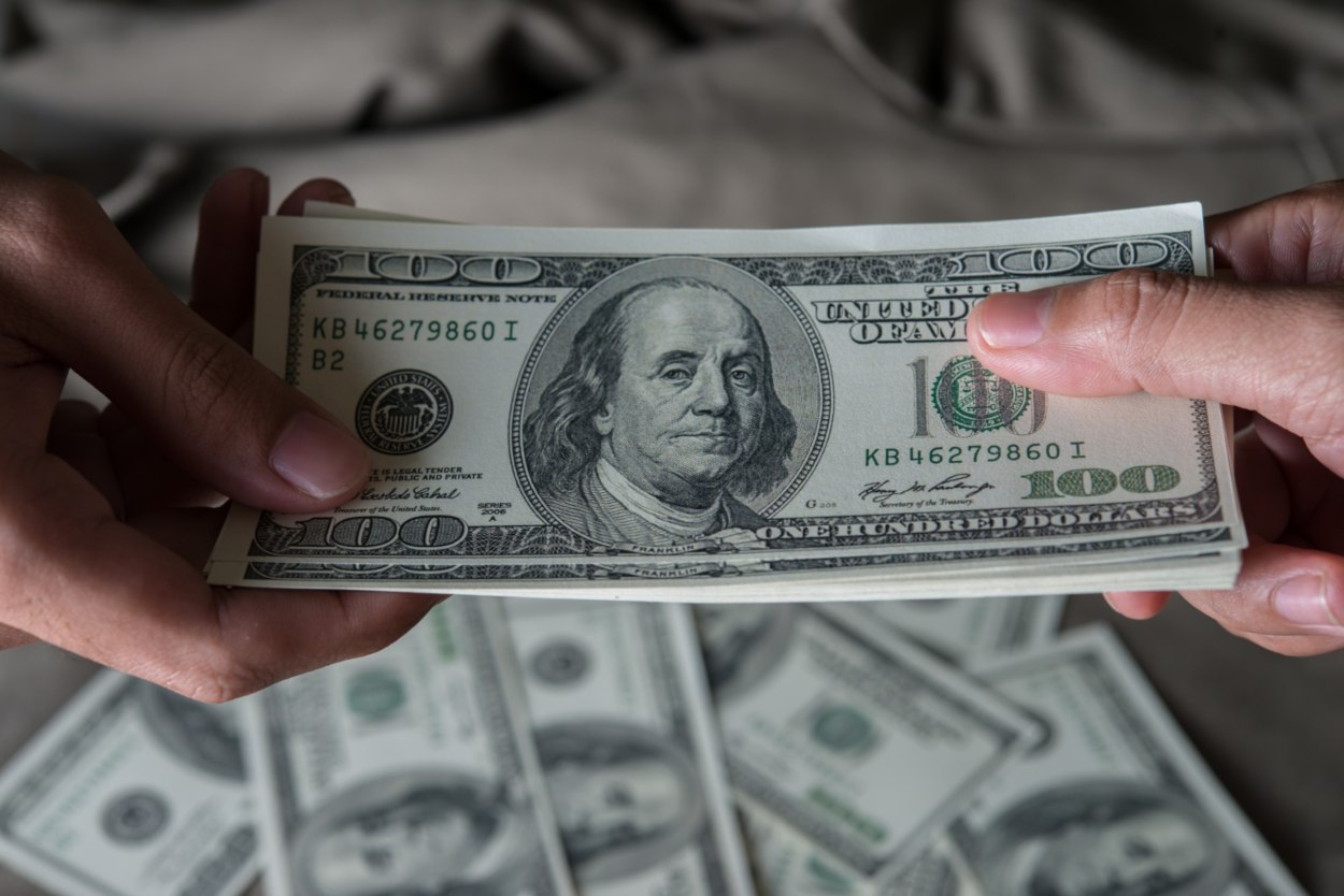 Dedolarizacija: Više zemalja širom svijeta traži alternative američkom dolaru