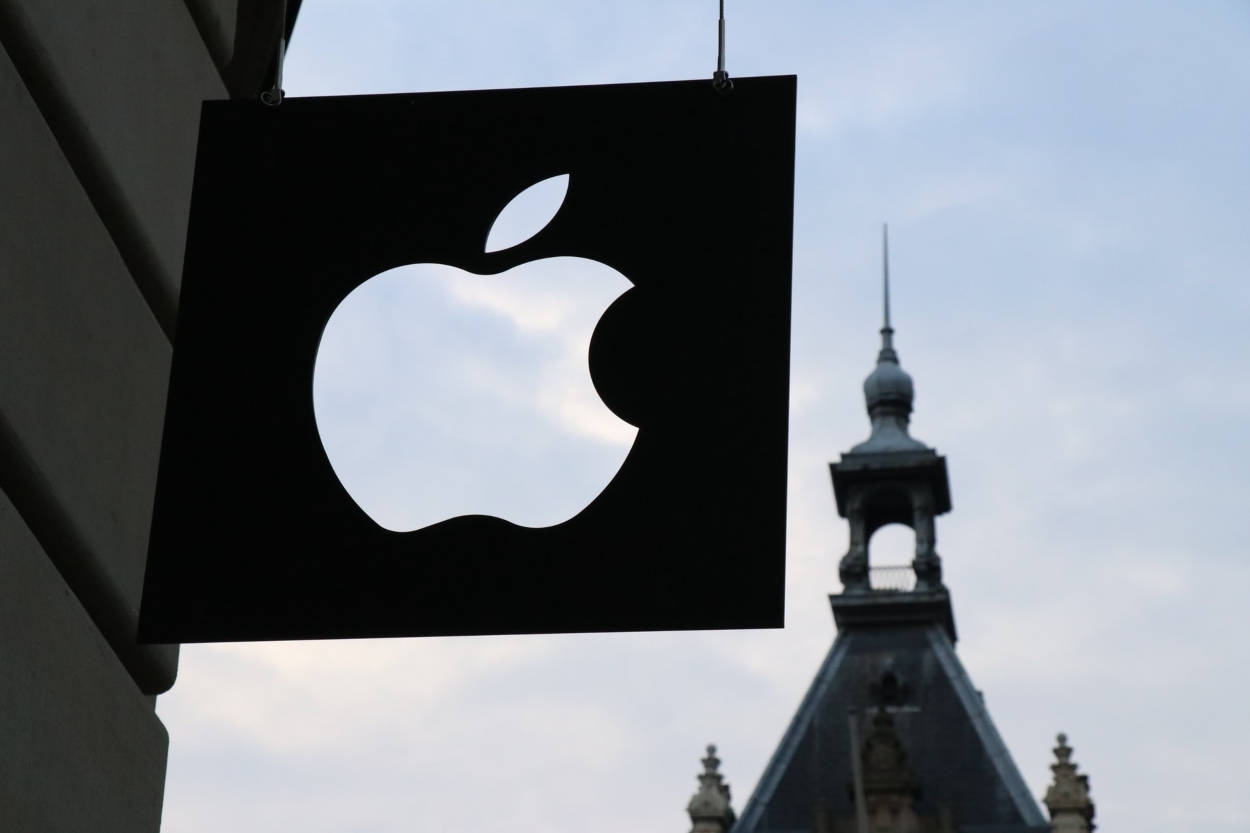 Vrijednost Apple-a pala: Nemiri u kineskoj fabrici podstiču zabrinutost oko isporuke iPhonea