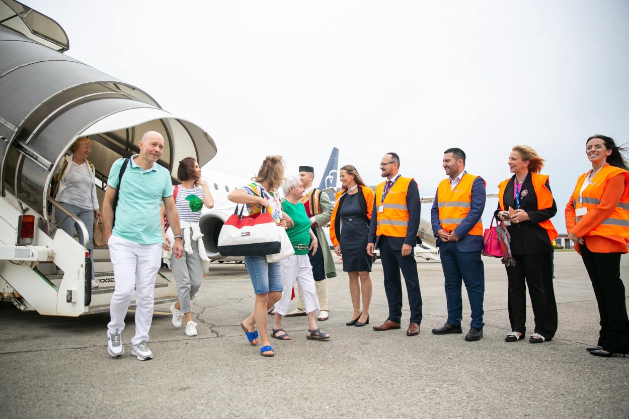 Dočekani prvi gosti: Air Montenegro povezao Podgoricu i Bratislavu