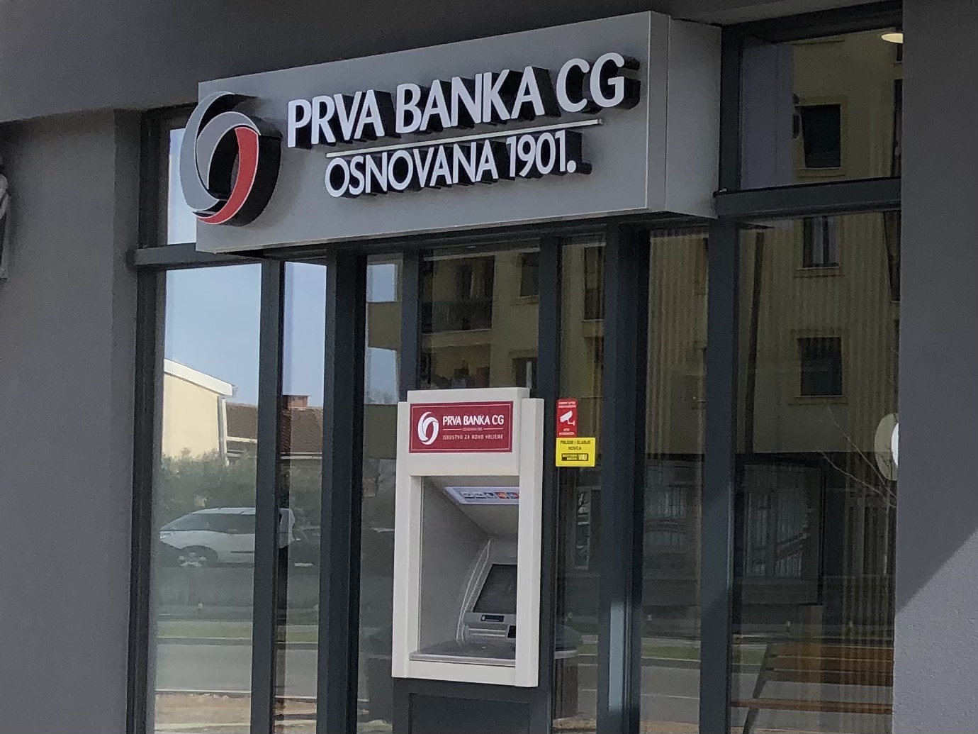 Vučić negirao kupovinu Prve banke Crne Gore: “Riječ je o notornoj neistini”