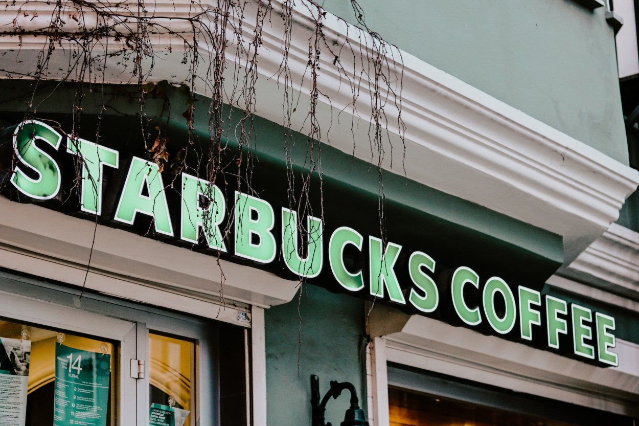 Prvi Starbucks u Podgorici početkom 2024.