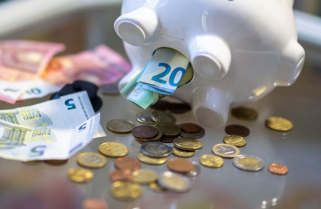 euro, money, saving, štednja, kasica prasica