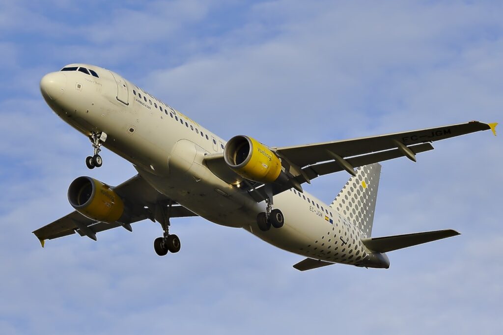 vueling, low cost, aircraft, airplane, airline, flight