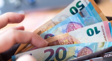 Prosječna plata u martu skočila na 825 eura