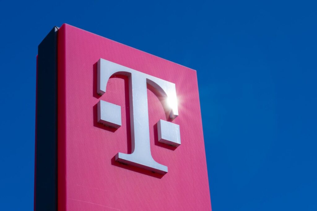 Crnogorski Telekom, Deutsche Telekom, T-Com, T-Mobile