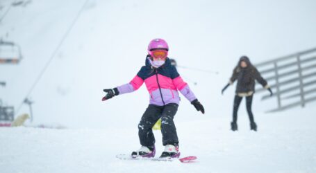 Zimska idila u Kolašinu: Pogledajte kako je bilo na otvaranju ski sezone [FOTO, VIDEO]