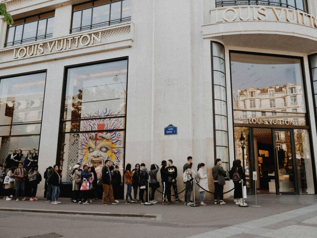 Louis Vuitton, Paris