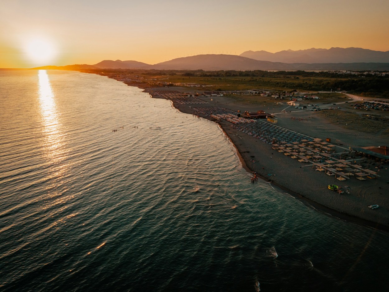 Ulcinj, Velika plaža, Ada Bojana