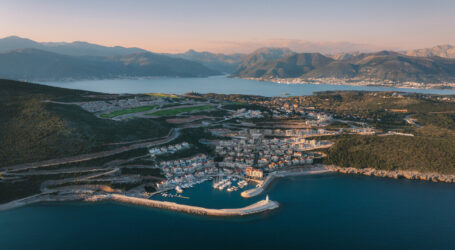 Presjek stanja Luštica Bay-a: Do sada uloženo 600 miliona, golf igralište sa 18 rupa i potpisom Gerija Plejera otvara se 2029.