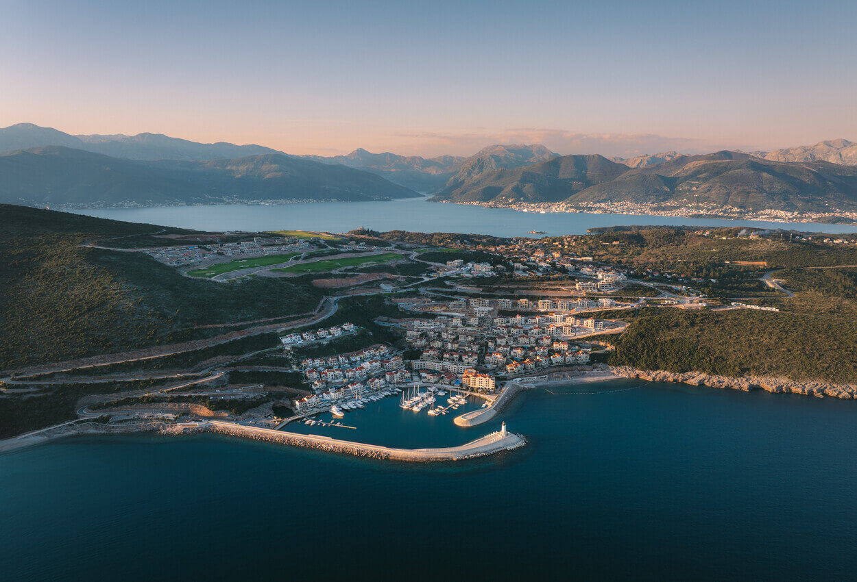 Bay Rupa Presjek stanja Luštica Bay-a: Do sada uloženo 600 miliona, golf ...