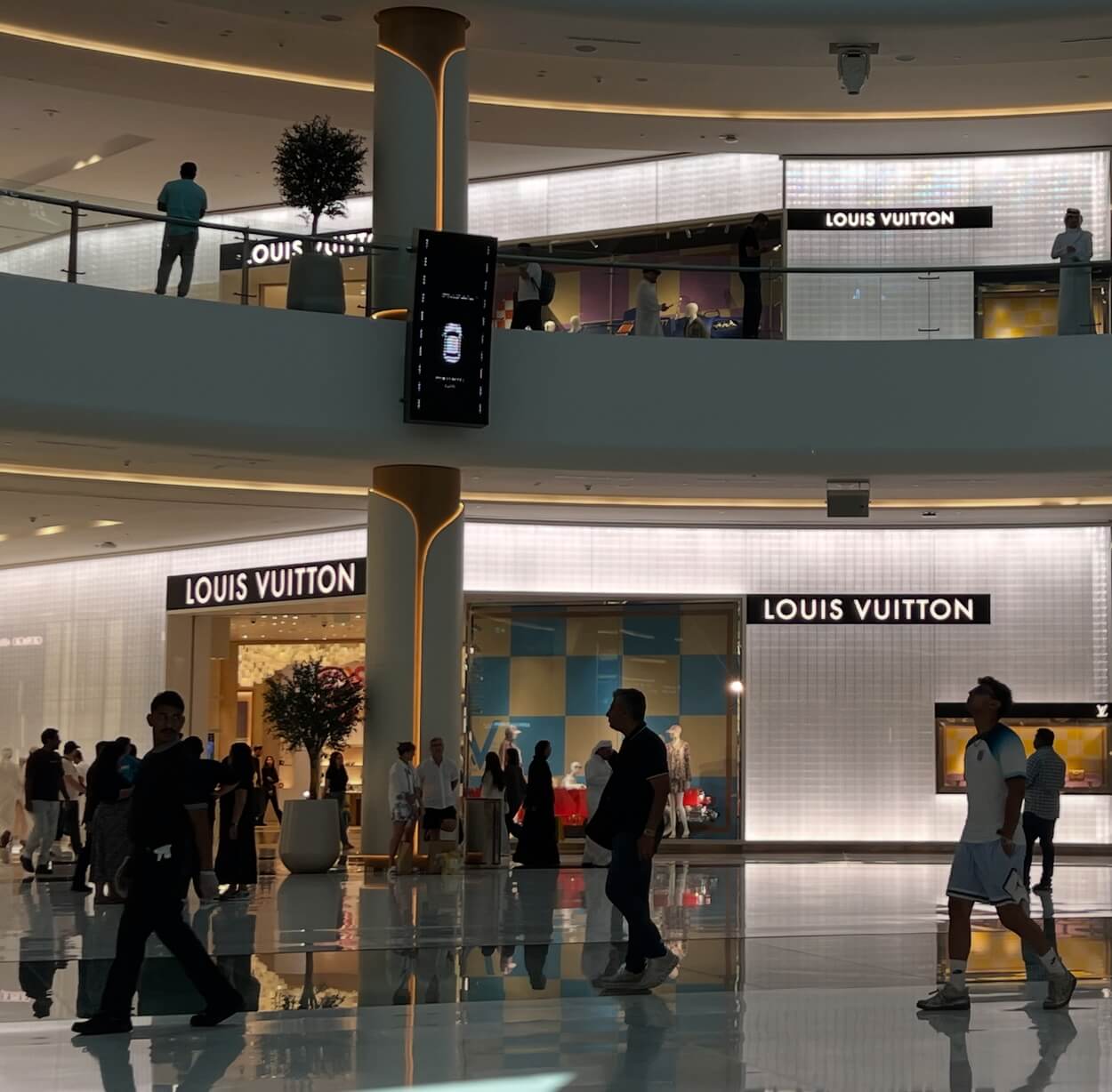Dubai Mall Louis Vuitton
