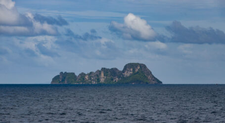 Usamljeno utočište na prodaju: Privatno ostrvo sa luksuznom tvrđavom oglašeno za najmanje 4 miliona dolara