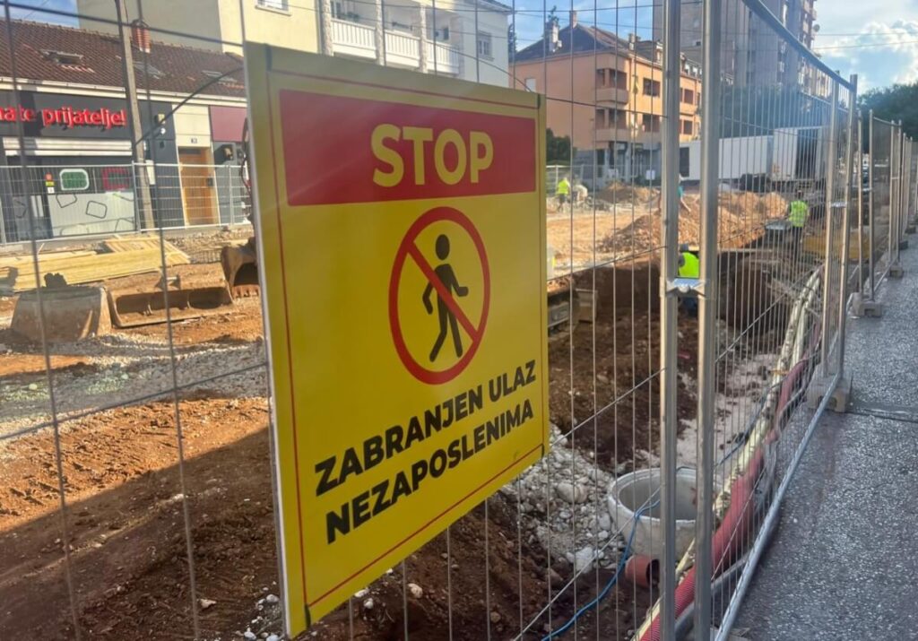 gradilište, construction site, workers, work, street reconstruction Podgorica