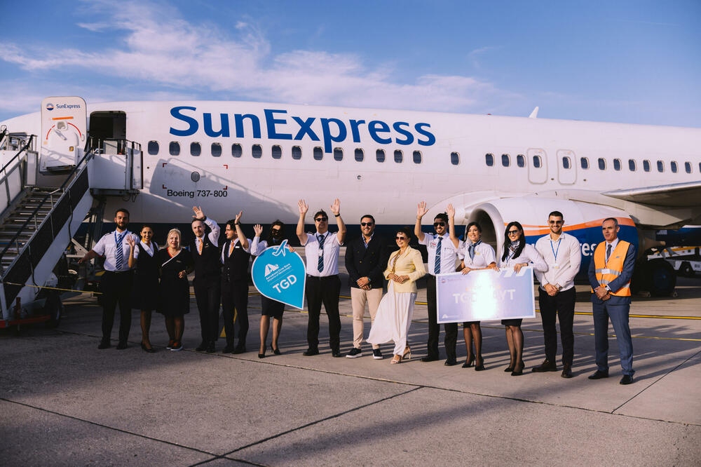 sunexpress, antalija podgorica, avion