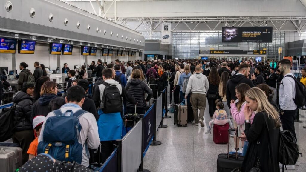 gužva, gužve, aerodrom, airport crowd