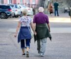 Koliko godina Evropljani primaju penziju